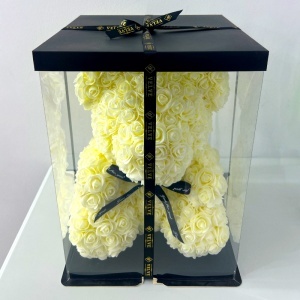 Ursulet floral din trandafiri spuma alb ivory, 40 cm, in cutie transparenta eleganta - Img 5