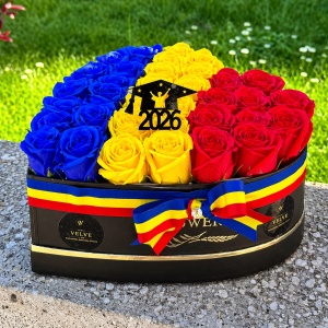 Aranjament floral absolvire 2026, cutie inima cu 31 trandafiri de sapun Tricolor - Img 4
