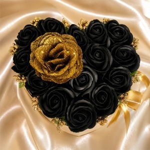 Aranjament floral in forma de inima Velvet Heart cu 15 trandafiri de sapun si accent cu sclipici, Negru - Auriu - Img 3