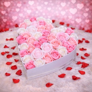 Aranjament floral Miracle Love cutie inima cu trandafiri sapun, alb roz aprins - Img 2
