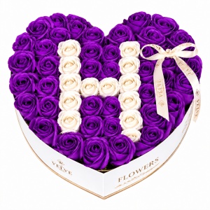 Aranjament floral personalizat cu litera, in cutie inima, cu 49 trandafiri de sapun, Mov-Alb - Img 8