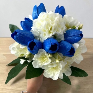 Buchet de mireasa premium, cu lalele din spuma, bujori regali si accesorii din fir si perle, 32 cm - Img 3