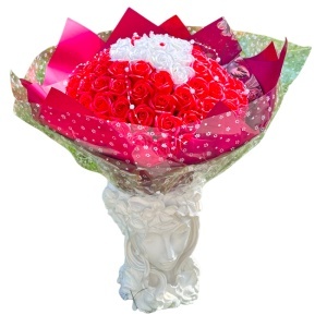 Buchet Royal Red cu 101 trandafiri de sapun si accesorii decorative, 40 cm - Img 8