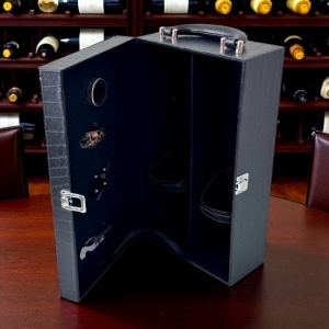 Caseta eleganta din piele eco cu maner, pentru doua sticle si patru accesorii vin, Negru - Img 4