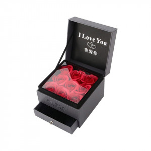 Cutie pentru accesorii "Love Wishes" cu sertar, 9 trandafiri de sapun, felicitare si punga de cadou, Negru 2