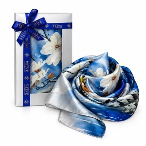 Esarfa premium dama cu motive din natura si flori albe, 70 x 70 cm, Albastru