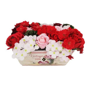 Jardiniera cu aranjament floral deosebit, cu trandafiri de sapun, hortensii si flori de cires, 27x17x13 cm