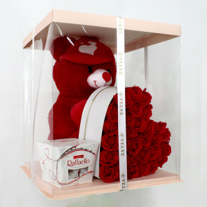 Pachet cadou pentru indragostiti, Bady, ursulet de plus cu sunet/mesaj de iubire, 40 cm, aranjament floral cu 31 trandafiri de sapun si praline Raffaello 150g, ambalate in cutie cadou - Img 5