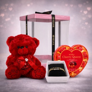 Pachet cadou pentru indragostiti, Sparkle, ursulet de plus 25 cm, set doua bratari inox si praline Cherry Queen Rochen, ambalate in cutie cadou