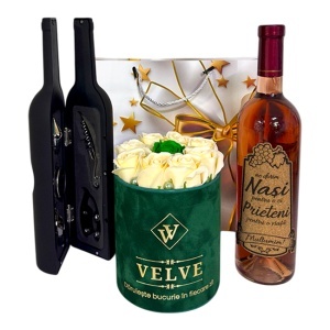 Pachet cadou pentru Nasi, caseta cu 5 accesorii pentru vin, aranjament floral cu 9 trandafiri si o sticla de vin rose de 750 ml cu mesaj personalizat , Verde