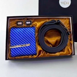 Pachet Elegance Gift Socru, set cravata cu ac, butoni, curea si cana "Pentru cel mai bun socru", in punga Velve - Img 3