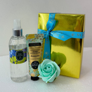 Pachet cadou Eyup,  apa de colonie 150ml Eyup Sabri-Tuncer,  crema de maini si de corp 50ml  Eyup Sabri-Tuncer, tradafir de sap, in cutie eleganta