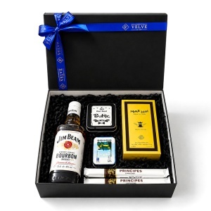 Pachet Gentleman Grandpa pentru "Cel mai bun Bunic", cu whiskey Jim Beam, parfum Ameer Al Oudh, bricheta personalizata si trabucuri Principes