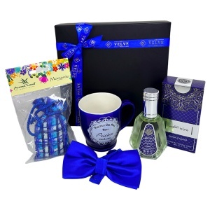 Pachet Pure Love "Pentru cel mai bun prieten", parfum, cana personalizata, papion si odorizant auto, in cutie cadou