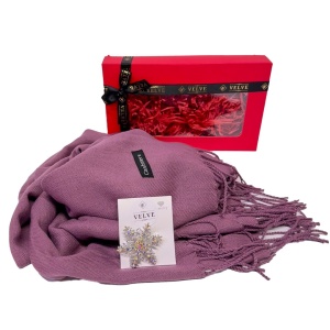 Pachet Secret Santa pentru femei, cu esarfa tip Sal dama elegant si Brosa Fulg de Zapada, in cutie cadou, Roz, 25x15cm