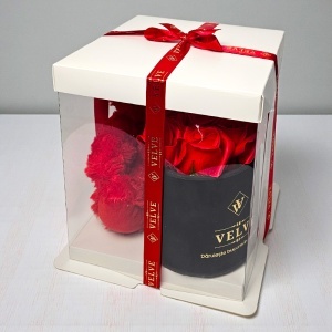 Pachet Special Valentine, ursulet Tommy 20 cm si aranjament cu 7 trandafiri de sapun, in cutie eleganta - Img 6