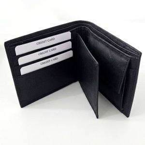 Portofel barbati Textured Black, din piele naturala, compartimentat, Negru Mat, 12x10 cm - Img 3