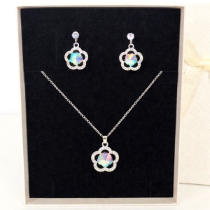 Set bijuterii dama Feeling Flower din inox cu colier si cercei, pandantiv floare cu cristale, in cutie eleganta - Img 2