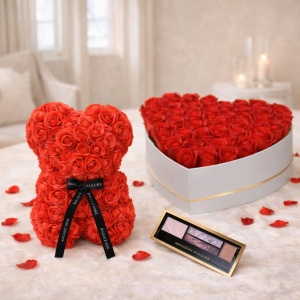 Set Cadou, Aranjament floral cutie inima alba cu trandafiri rosii de sapun, Ursulet floral Rosu 25 cm si Paleta fard
