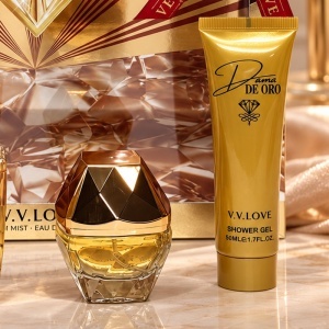 Set cadou femei V.V.LOVE Dama de Oro, apa de parfum, body mist, gel de dus si lotiune de corp - Img 4