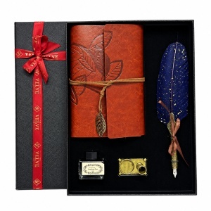 Set caligrafie Vintage Spark cu jurnal maro, toc cu pana bleumarin, calimara si suport, in cutie cadou
