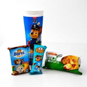 Set complet pentru baieti Chase Paw Patrol, jucarie de plus, gel de dus 2in1, selectie de dulciuri, in ambalaj premium cu funda - Img 6