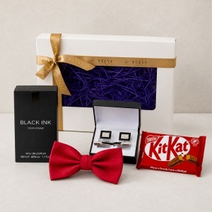 Set pentru barbati Ruby Crimson Edition cu parfum arabesc Black Ink, papion rosu, butoni, ac de cravata si ciocolata - Img 4
