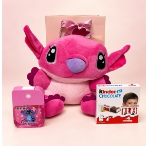 Set pentru copii Stitch Sweet Pink cu plus roz 24 cm, parfum 35 ml si Kinder Chocolate, in punga cadou roz - Img 2