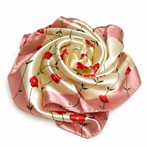 Set pentru femei Satin Glow cu esarfa satinata 50x50 cm si oglinda compacta, in cutie eleganta, crem-roz floral - Img 2