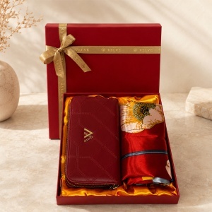 Set premium dama Passion Edition, cu portofel grena din piele eco si esarfa satinata florala, in cutie eleganta - Img 4