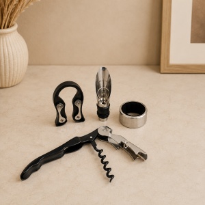 Set premium vin "Pentru cel mai bun Tata”, cutie din piele ecologica cu 4 accesorii de somelier si vin alb personalizat - Img 5