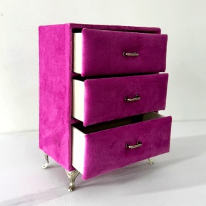 Suport bijuterii sub forma de mobilier, Dulap cu 3 sertare, Fucsia, 20x15cm