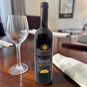 Suport decorativ elegant din lemn pentru sticla bautura cu vin Bottega Cabernet Sauvignon 750 ml - Img 4