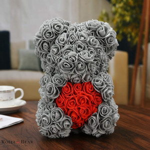 Ursulet floral gri cu inima rosie din Trandafiri 25 cm, decorat manual, cutie cadou