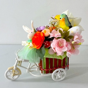 Aranjament floral paste, decoratiuni tematice