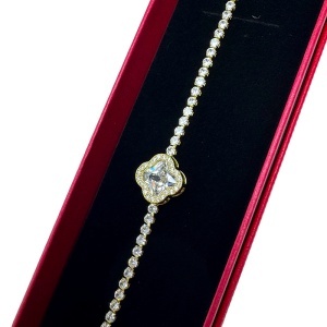 Bratara eleganta tip Tennis cu pandantiv trifoi si cristale zirconia, in cutie cadou, Auriu - Img 2