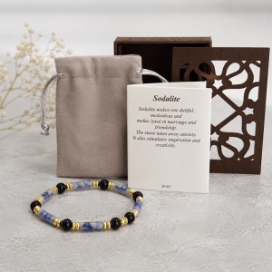 Bratara terapeutica din piatra semipretioasa Sodalite pentru eliminarea anxietatii si stimularea creativitatii, saculet catifea si cutie din lemn sculptat - Img 3