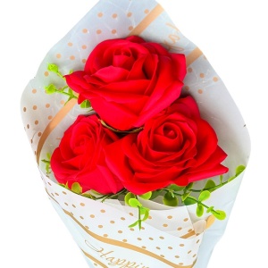 Buchet Bloom cu 3 trandafiri de sapun si plante artificiale,  Rosu