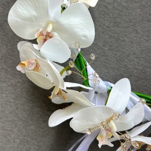 Buchet de mireasa tip cerc „Royal Hoop”, design exclusivist cu orhidee, cale si lacramioare, 40x35 cm - Img 7