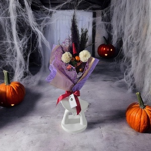 Buchet floral de Halloween Amber Dream, cu broom si lagurus criogenat si detalii tematice, dovleci si ghinde