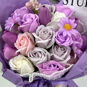 Buchet floral Eternal din flori artizanale, trandafiri si lalele de sapun, 22x30 cm, Lila - Img 4