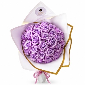 Buchet floral Royal cu 31 trandafiri de sapun, 55 cm - Img 5