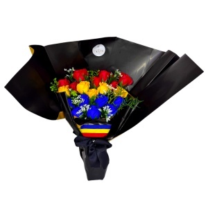Buchet floral Tricolor cu trandafiri de săpun și plante artizanale - Img 5
