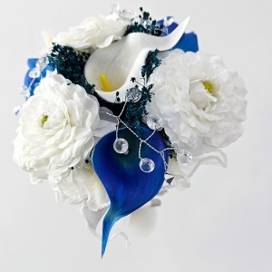 Buchet mireasa elegant Blue Royal cu cale albastre, margarete si cristale - Img 5