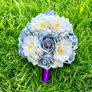 Buchet Mireasa Silver cu trandafiri, anemone si accesorii, silver-alb