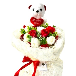 Buchet Special Bear, cu trandafiri de sapun, plante artizanale, urs din plus, Alb