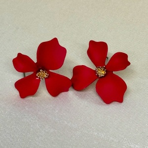 Cercei A Little Magic, cu design floral si prindere cu tija, Rosu 2