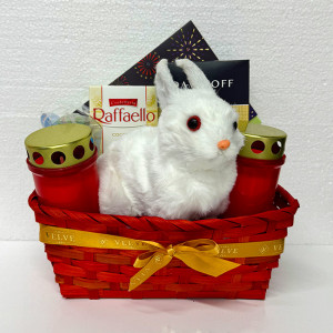 Cos Eastern, decoratiune iepuras alb, 2 candele, praline Raffaello 90gr, cafea Davidoff 250gr, 20 oua kinder , felicitare , in cos rosu