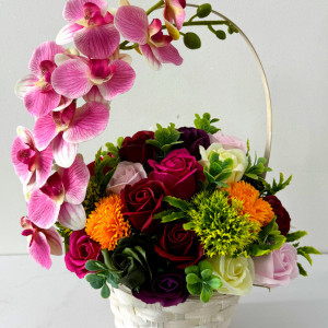 Cosulet aniversar Floral Collection, cu orhidee artizanale, trandafiri si garoafe de sapun, decorat cu cristal si funda  1