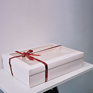 Cutie pentru cadouri, Enduring Elegance, cu funda bordo, Alb, 40,5x31x10 cm